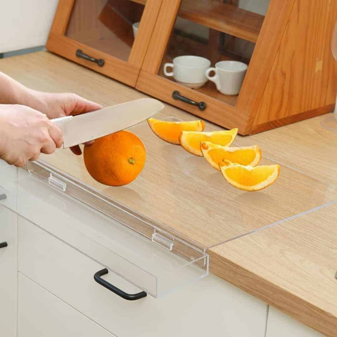 Tavola™ – Tocător din Acril cu Recipient pentru Resturi și Margine de Banc